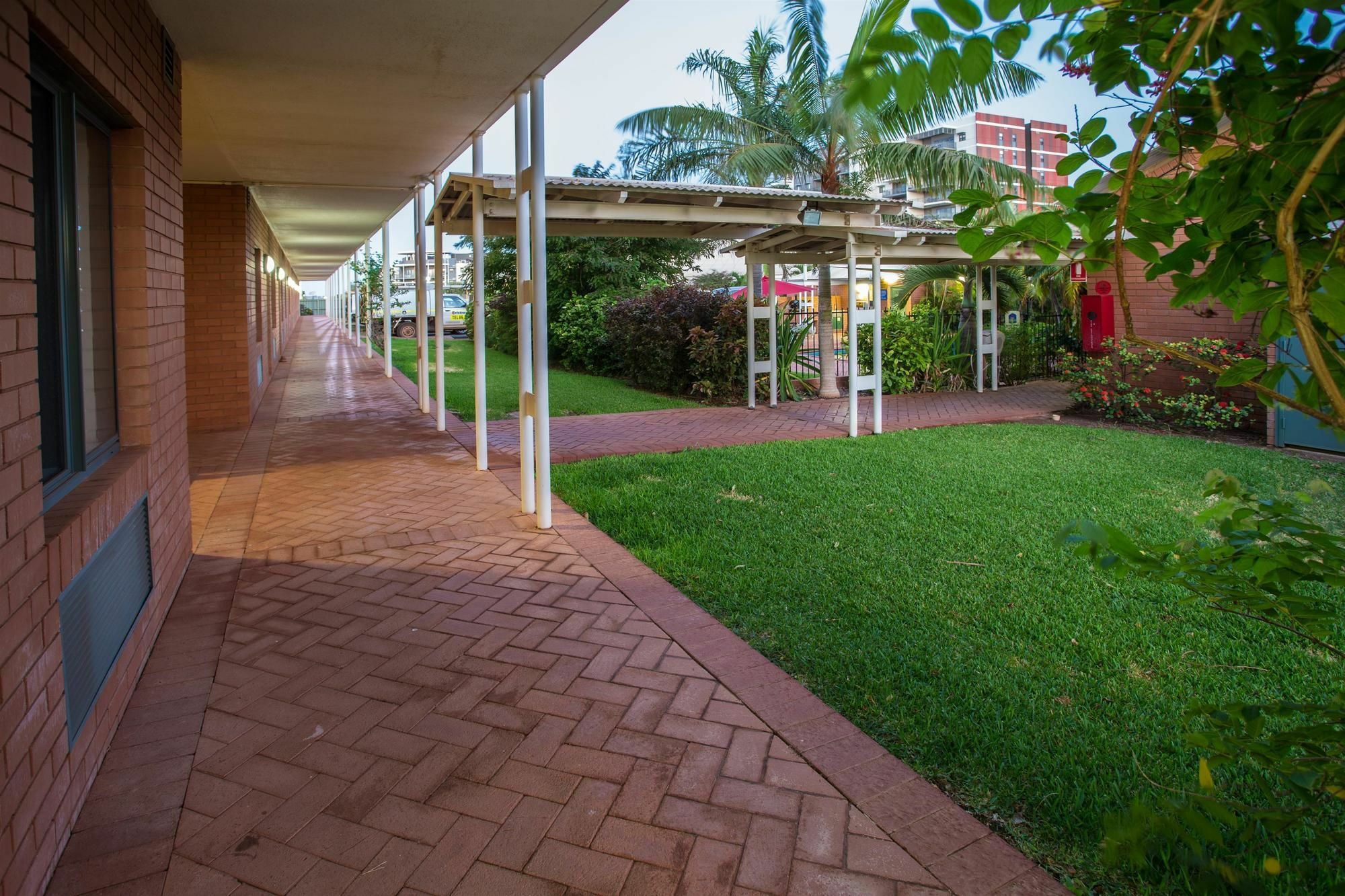 Karratha Central Apartments Bagian luar foto